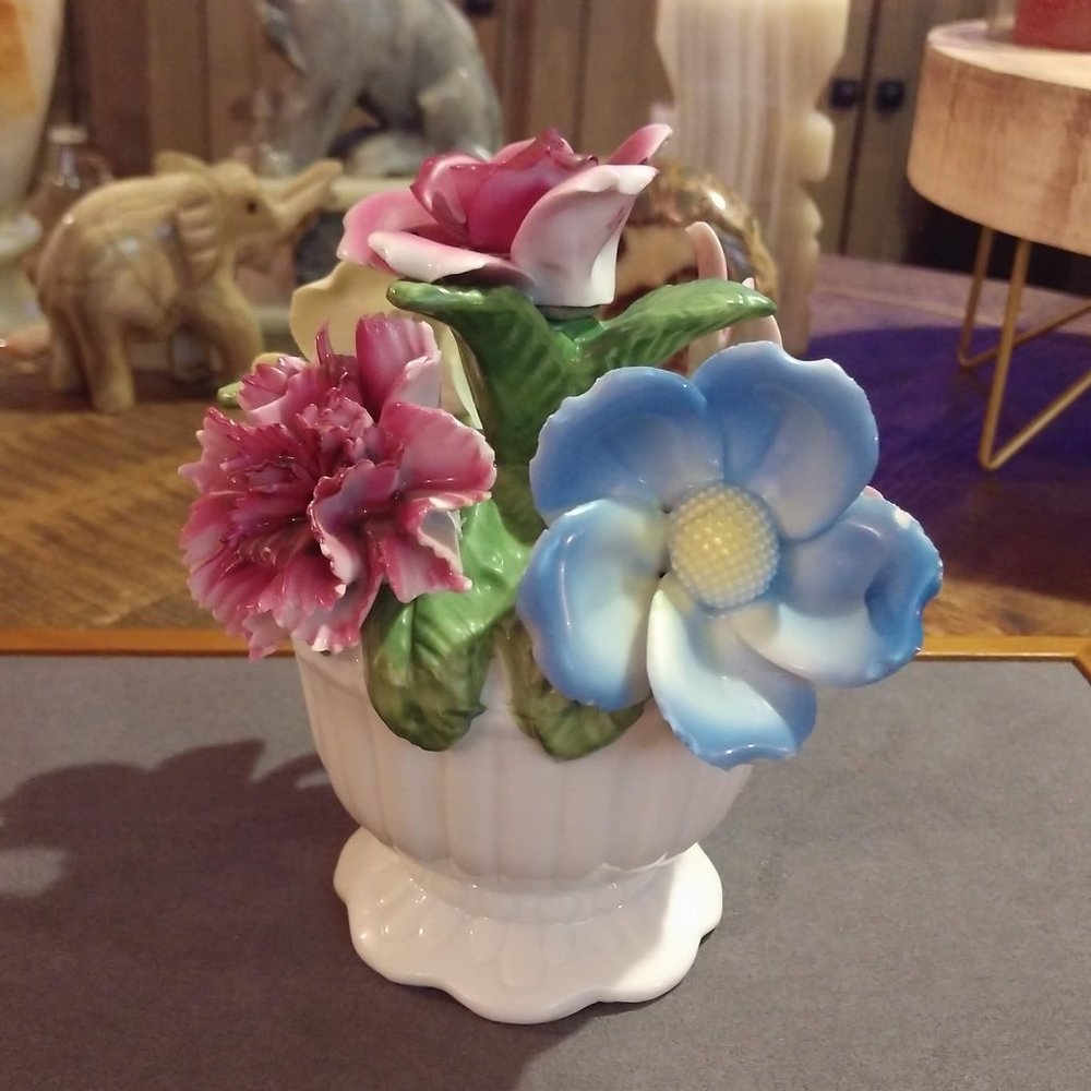 Flower Vase - Picture 2 of 8